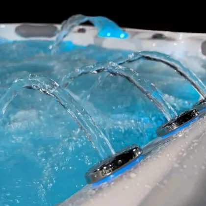 Minipiscine si Jacuzzi